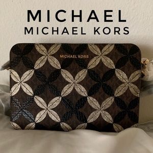 🌹MICHAEL Michael Kors Metallic Camera Bag🌹